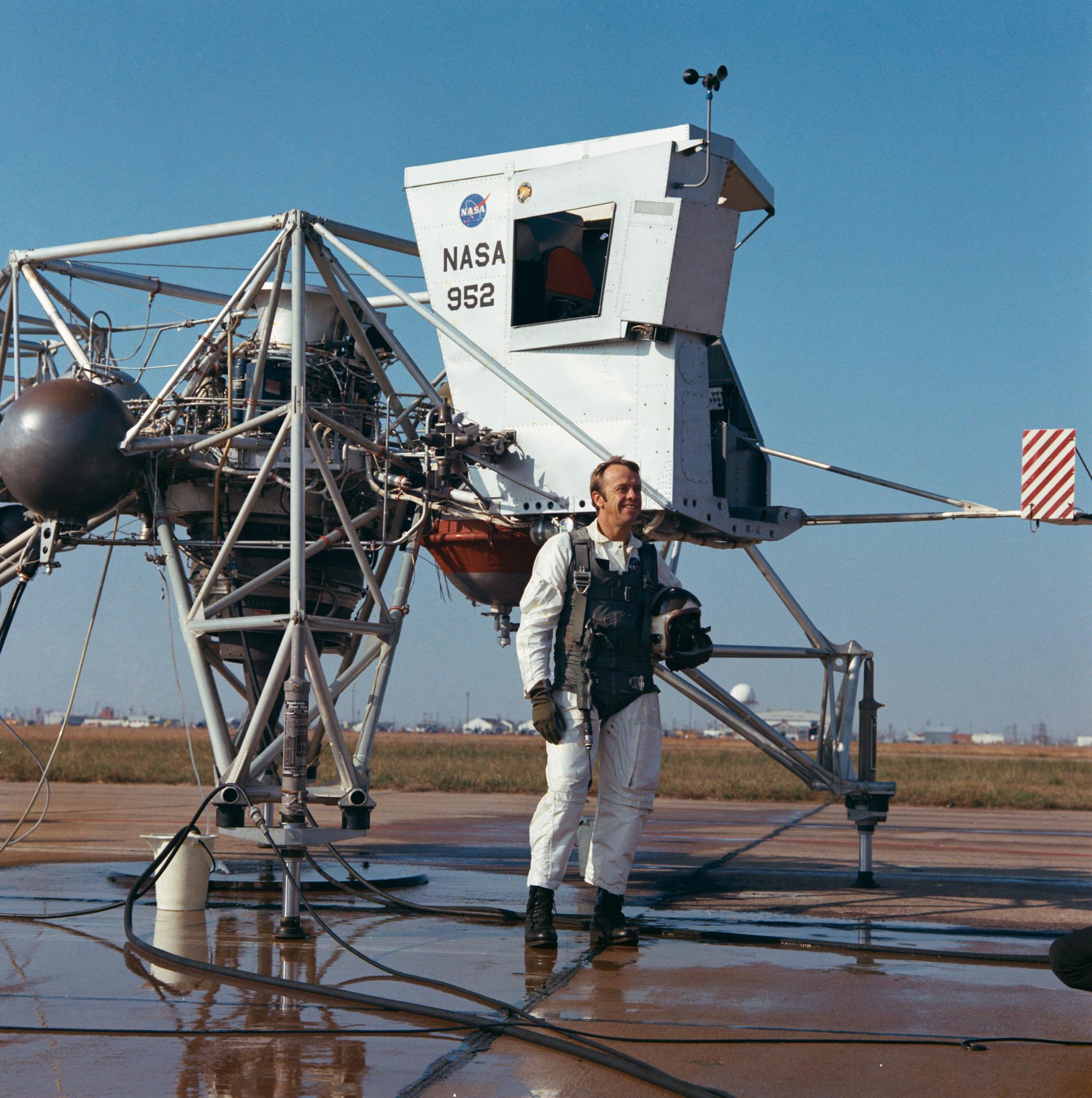 Astronaut Alan Shepard - 12 Men On the Moon